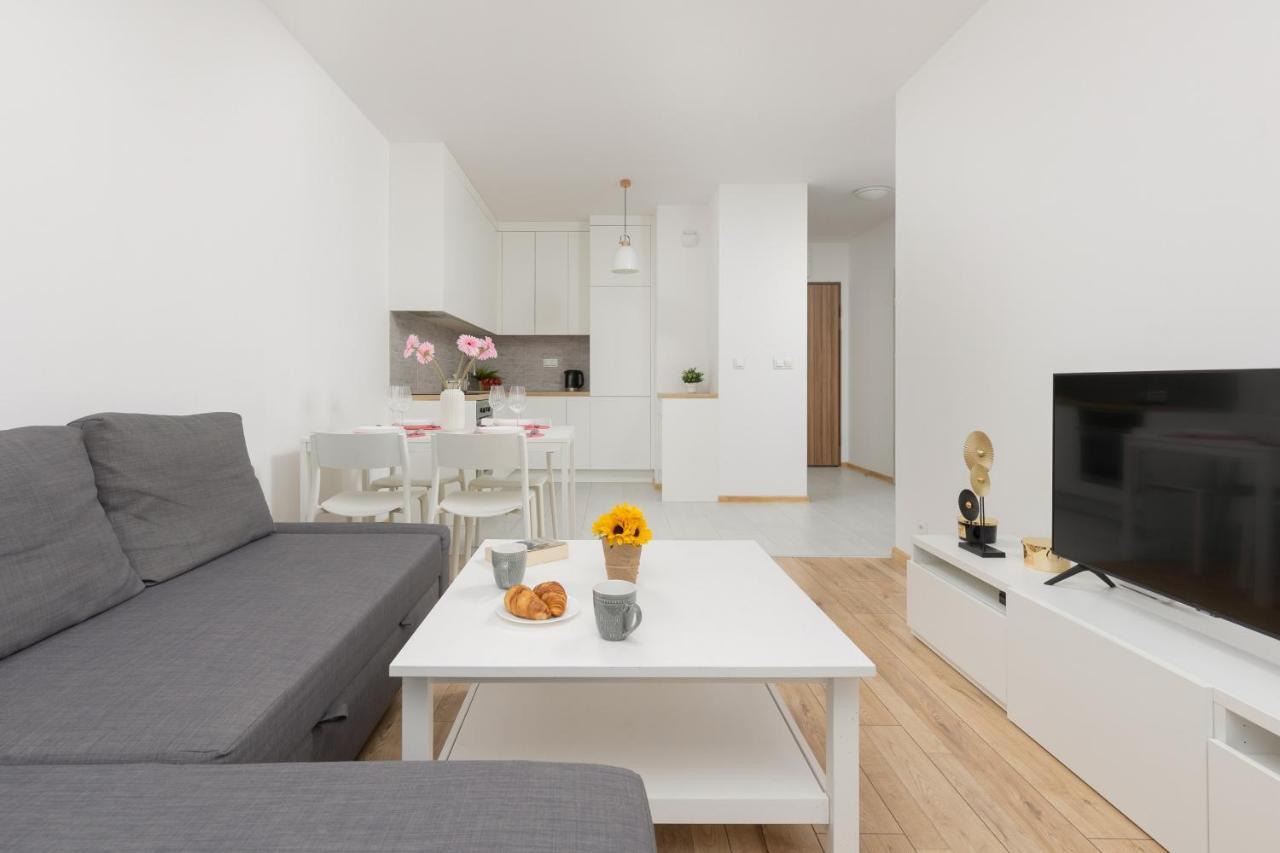 Warsaw Ulrychow Apartment With Parking By Renters Exteriér fotografie