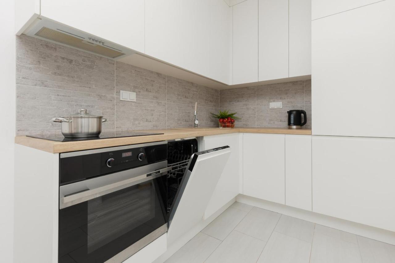 Warsaw Ulrychow Apartment With Parking By Renters Exteriér fotografie