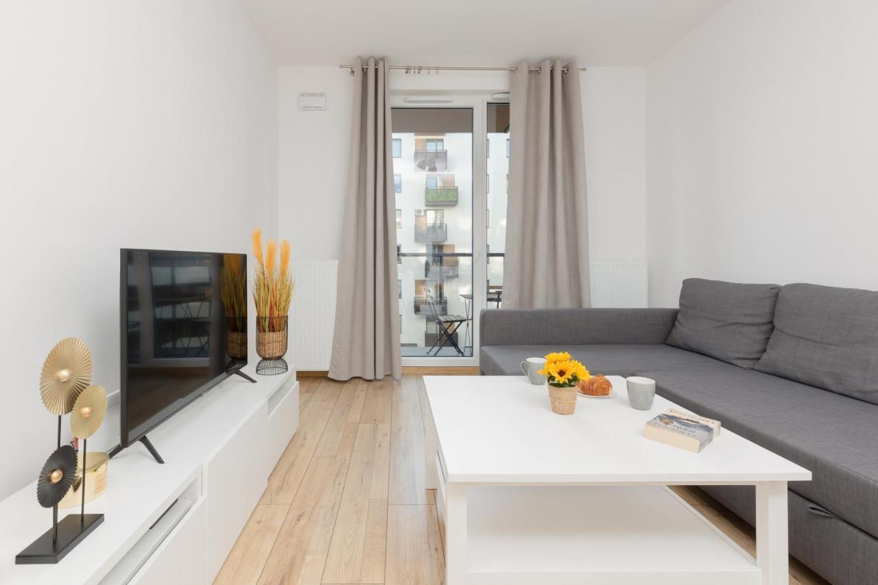 Warsaw Ulrychow Apartment With Parking By Renters Exteriér fotografie