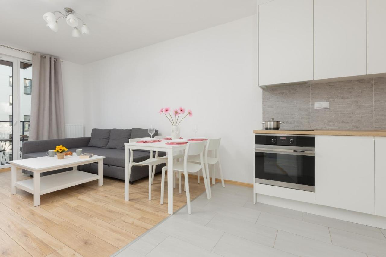 Warsaw Ulrychow Apartment With Parking By Renters Exteriér fotografie