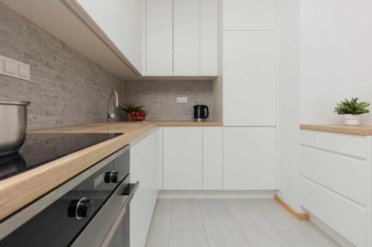 Warsaw Ulrychow Apartment With Parking By Renters Exteriér fotografie