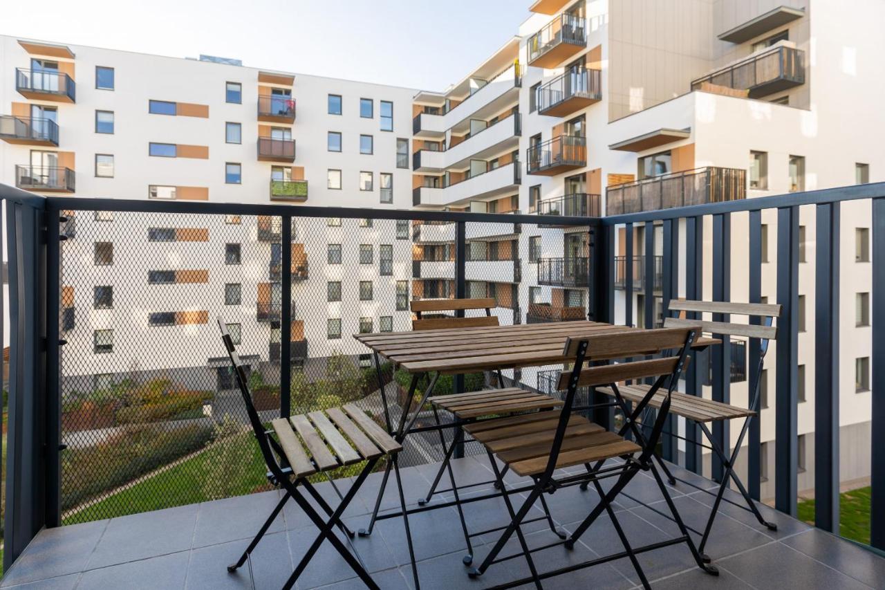 Warsaw Ulrychow Apartment With Parking By Renters Exteriér fotografie