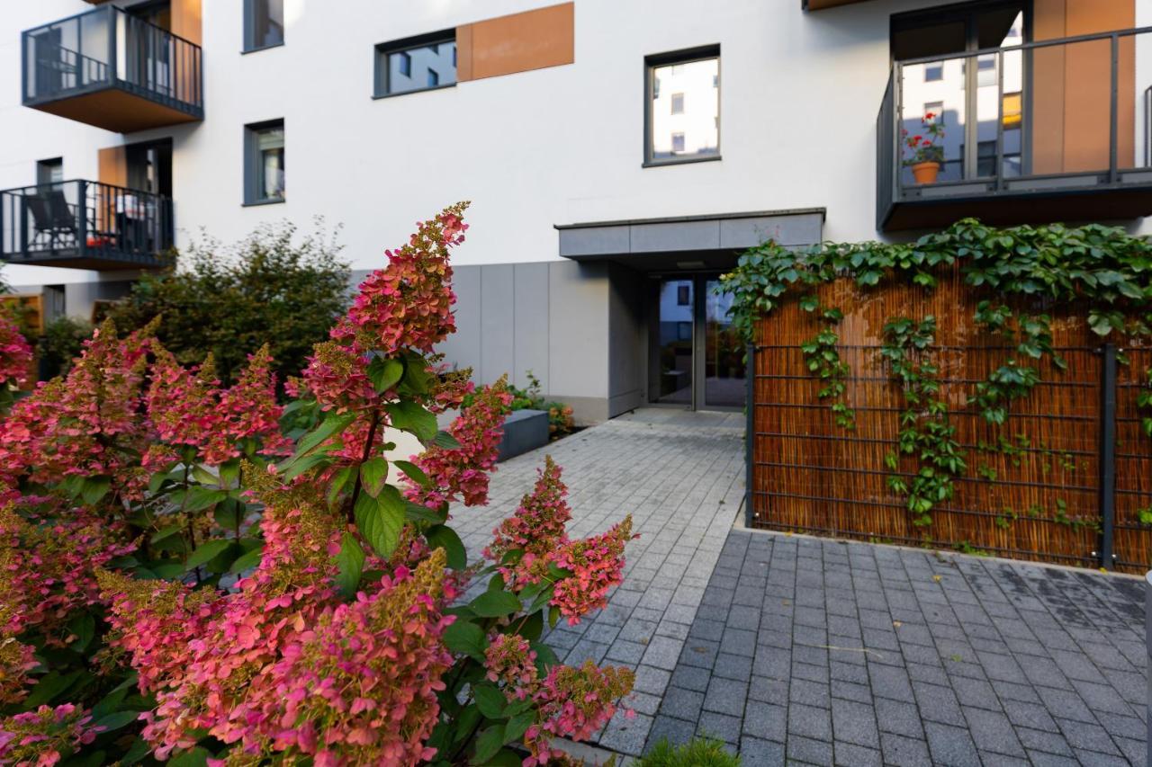 Warsaw Ulrychow Apartment With Parking By Renters Exteriér fotografie